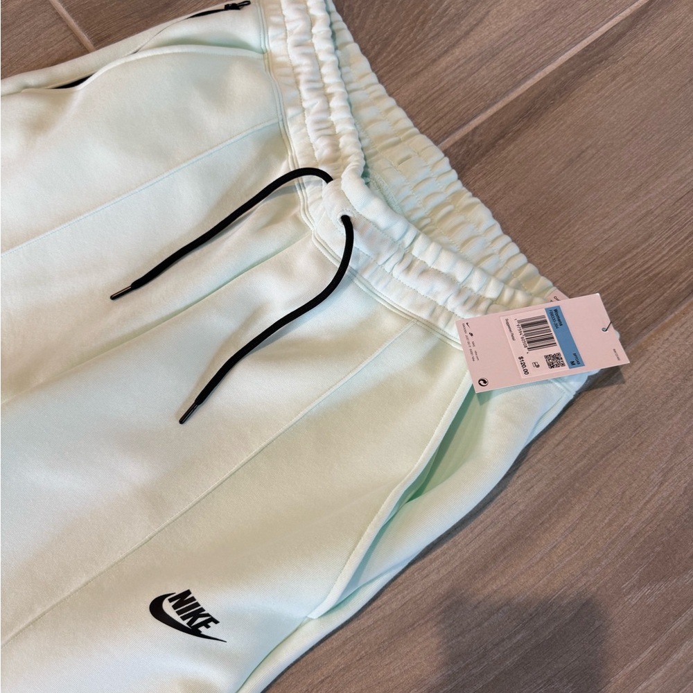 Nike women Light Green Sweatpants